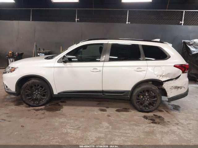 Продаж на аукціоні авто 2018 Mitsubishi Outlander Le, vin: JA4AZ3A37JZ020421, номер лоту: 45542770