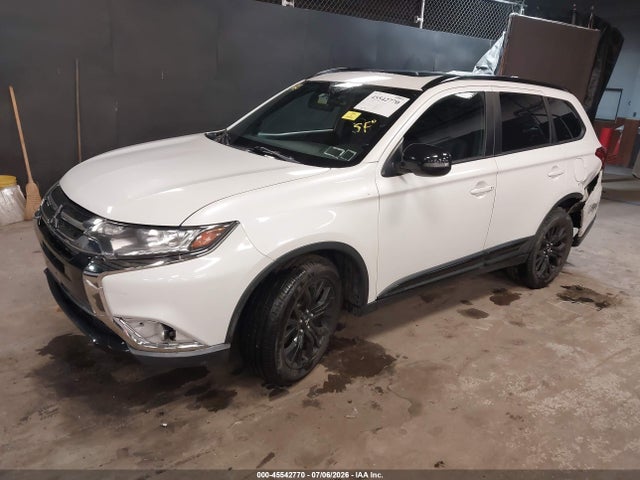 Продаж на аукціоні авто 2018 Mitsubishi Outlander Le, vin: JA4AZ3A37JZ020421, номер лоту: 45542770