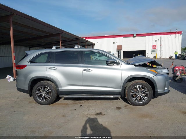 5TDBZRFH3KS701437 Toyota Highlander Le