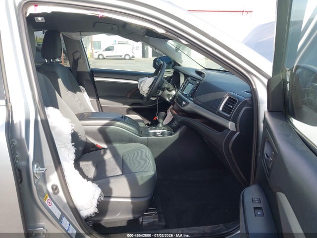 Toyota Highlander Le 2019 5TDBZRFH3KS701437 Image 5