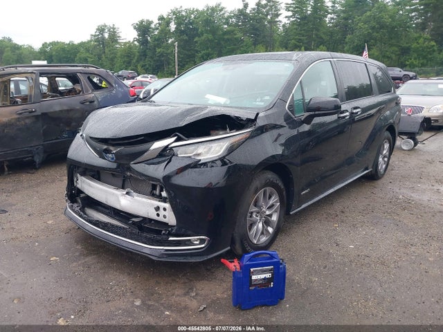 Toyota SIENNA XLE 2021 5TDYRKEC5MS017290 Image 2