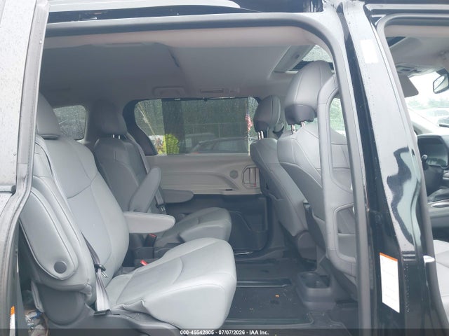 Toyota SIENNA XLE 2021 5TDYRKEC5MS017290 Image 8