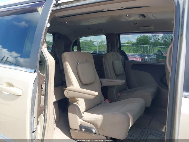 45542821 :رقم المزاد ، 2A4RR5DG5BR747159 vin ، 2011 Chrysler Town & Country Touring مزاد بيع