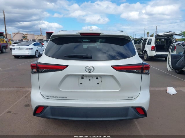 Toyota Highlander Xle 2022 5TDGZRAH3NS129755 Image 16
