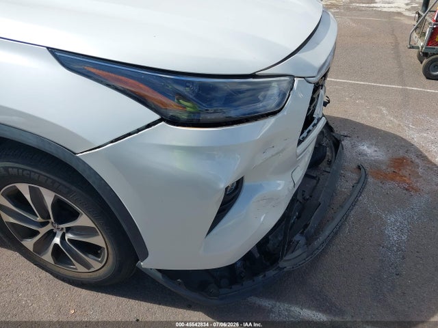 Toyota Highlander Xle 2022 5TDGZRAH3NS129755 Image 17