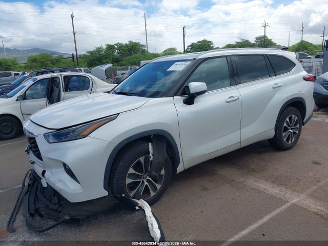 Toyota Highlander Xle 2022 5TDGZRAH3NS129755 Image 2
