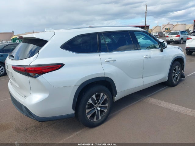 Toyota Highlander Xle 2022 5TDGZRAH3NS129755 Image 4