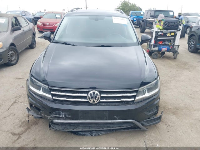 3VV3B7AXXLM046434 Volkswagen Tiguan 2.0t Se/2.0t Se R-line Black/2.0t Sel