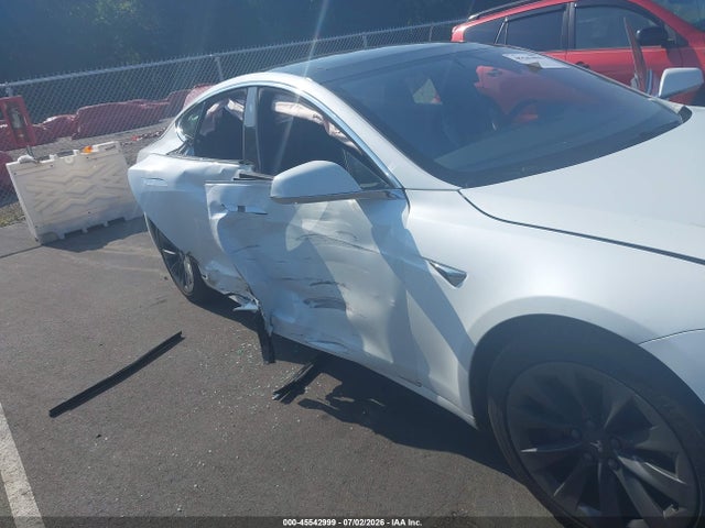 Продаж на аукціоні авто 2018 Tesla Model S 100d/75d/p100d, vin: 5YJSA1E21JF277409, номер лоту: 45542999