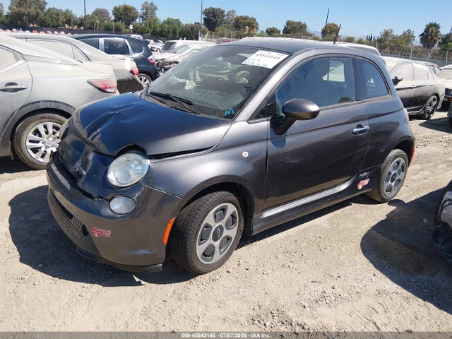 Fiat 500E BATTERY ELECTRIC 2014 3C3CFFGEXET175872 Image 2