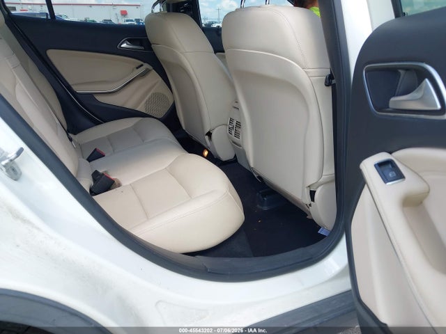 45543202 :رقم المزاد ، WDCTG4EB6HJ357337 vin ، 2017 Mercedes-benz Gla 250 مزاد بيع