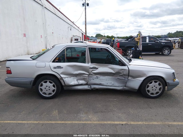 Продажа на аукционе авто 1995 Mercedes-benz E 320 Base/320 Special, vin: WDBEA32E7SC240952, номер лота: 45543270
