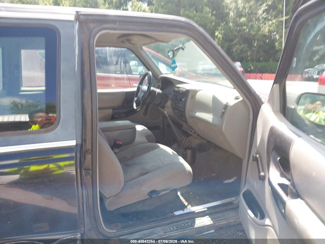 45543284 :رقم المزاد ، 4F4YR16C1XTM46545 vin ، 1999 Mazda B2500 Se مزاد بيع