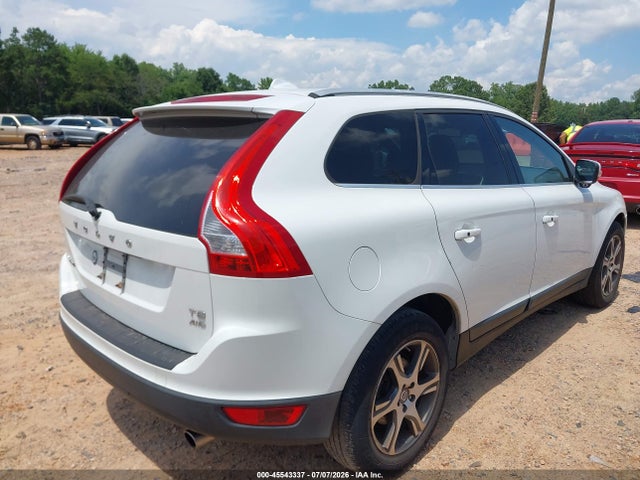 45543337 :رقم المزاد ، YV4902DZ3B2218398 vin ، 2011 Volvo Xc60 T6/t6 R-design مزاد بيع
