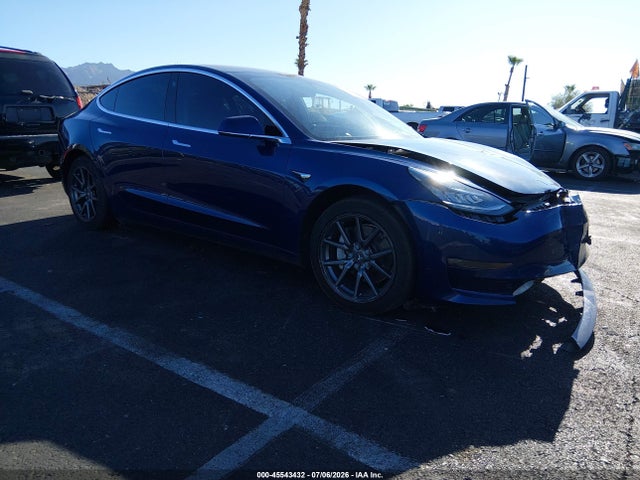 Tesla Model 3 Long Range/mid Range 2018 5YJ3E1EA0JF124973 zdjęcie główne