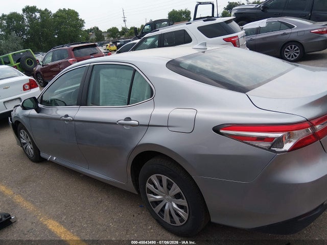 45543490 :رقم المزاد ، 4T1C31AK2LU519859 vin ، 2020 Toyota Camry Le Hybrid مزاد بيع