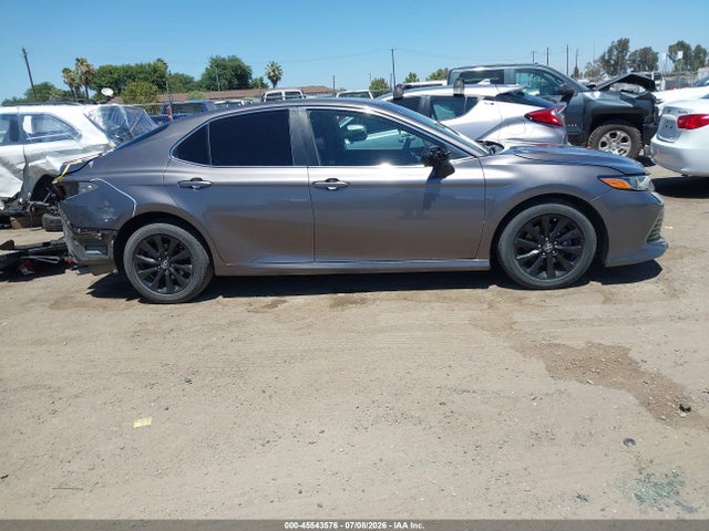 Aukcja sprzedaży 2018 Toyota Camry Le, vin: 4T1B11HK8JU151711, numer aukcji: 45543576