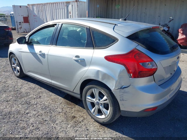 Ford FOCUS SE 2014 1FADP3K23EL110856 Image 3