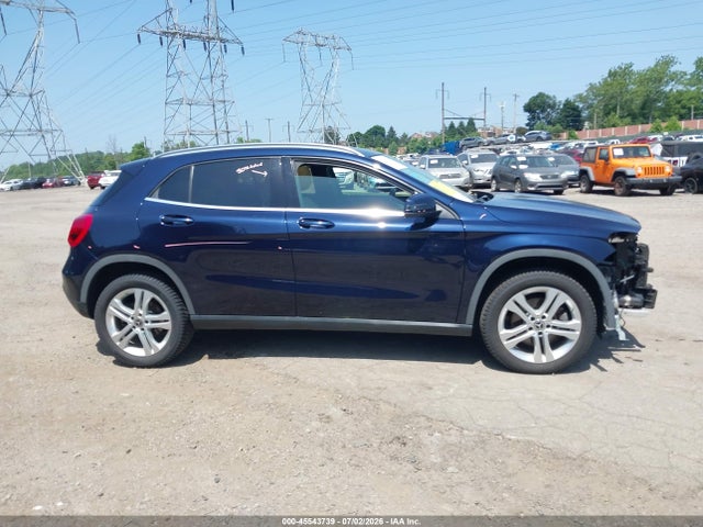 WDCTG4GBXJJ441647 Mercedes-Benz Gla 250 4matic