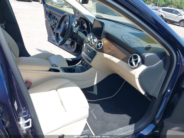 WDCTG4GBXJJ441647 Mercedes-Benz Gla 250 4matic