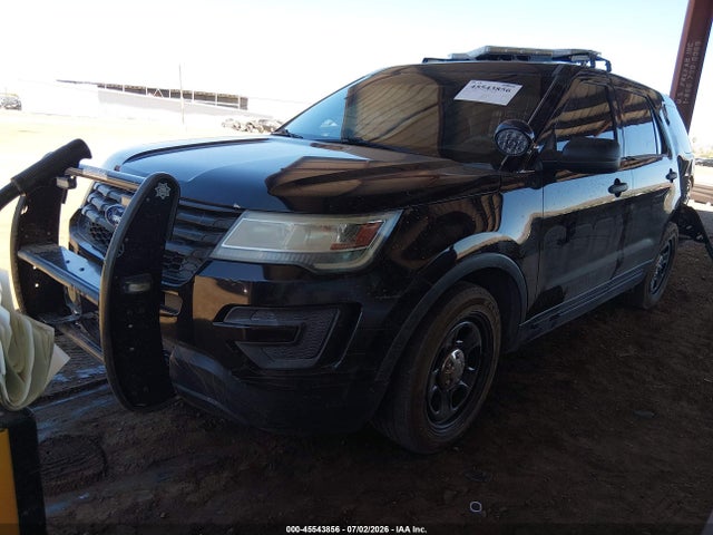 Ford Utility Police Interceptor 2017 1FM5K8ARXHGA79414 Image 2