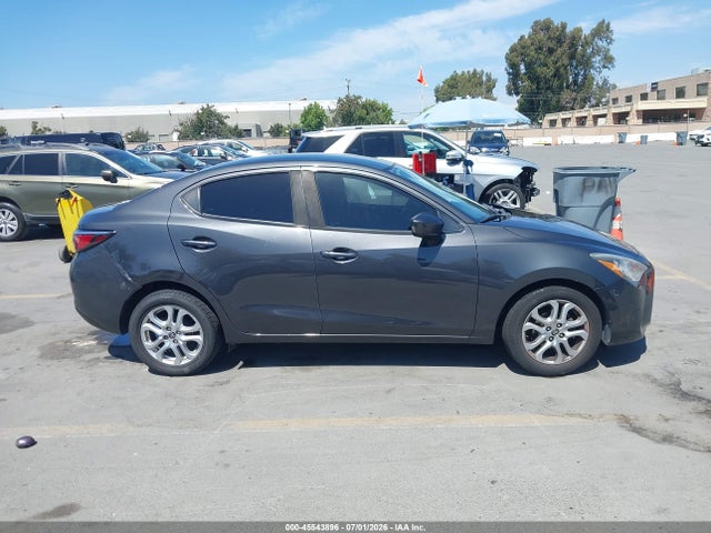 3MYDLBYV6HY186022 Toyota YARIS IA