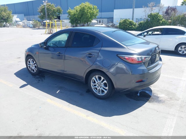 3MYDLBYV6HY186022 Toyota YARIS IA