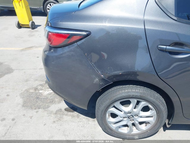 3MYDLBYV6HY186022 Toyota YARIS IA