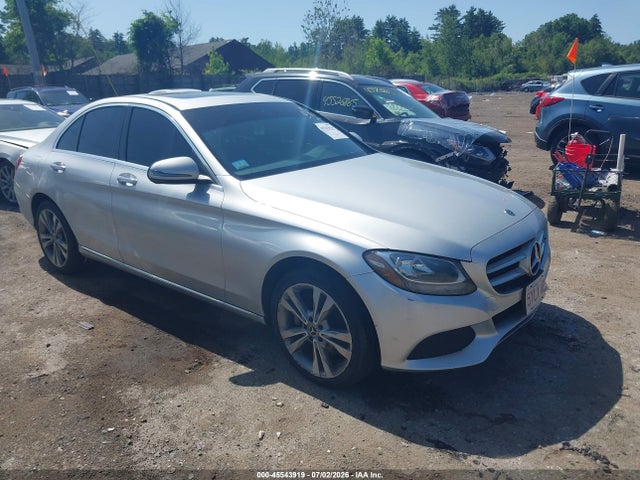 2018 Mercedes-benz C 300 4matic მანქანა იყიდება აუქციონზე, vin: 55SWF4KB9JU261563, აუქციონის ნომერი: 45543919