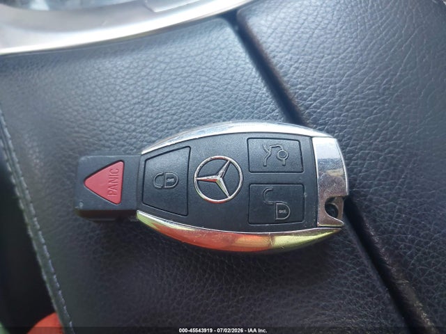 2018 Mercedes-benz C 300 4matic მანქანა იყიდება აუქციონზე, vin: 55SWF4KB9JU261563, აუქციონის ნომერი: 45543919