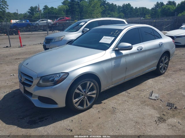 2018 Mercedes-benz C 300 4matic მანქანა იყიდება აუქციონზე, vin: 55SWF4KB9JU261563, აუქციონის ნომერი: 45543919