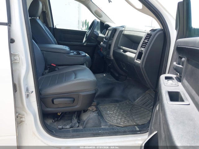 1C6RR7FG6LS157767 RAM 1500 Classic Tradesman 4x4 6&#039;4 Box