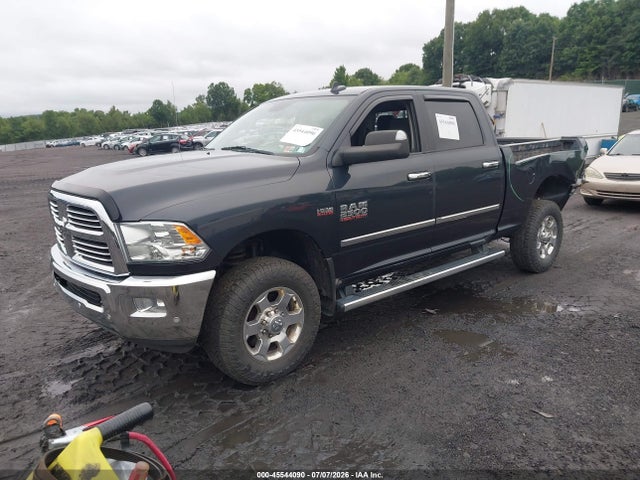 45544090 :رقم المزاد ، 3C6UR5DJ1JG209095 vin ، 2018 Ram 2500 Big Horn  4x4 6'4 Box مزاد بيع