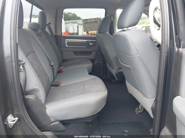 45544090 :رقم المزاد ، 3C6UR5DJ1JG209095 vin ، 2018 Ram 2500 Big Horn  4x4 6'4 Box مزاد بيع