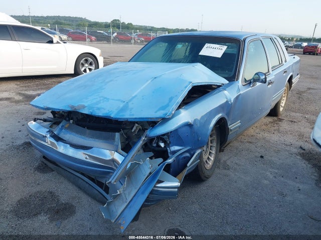 45544316 :رقم المزاد ، 1LNLM81W8RY754521 vin ، 1994 Lincoln Town Car Executive مزاد بيع