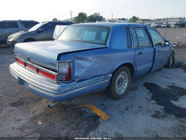 45544316 :رقم المزاد ، 1LNLM81W8RY754521 vin ، 1994 Lincoln Town Car Executive مزاد بيع