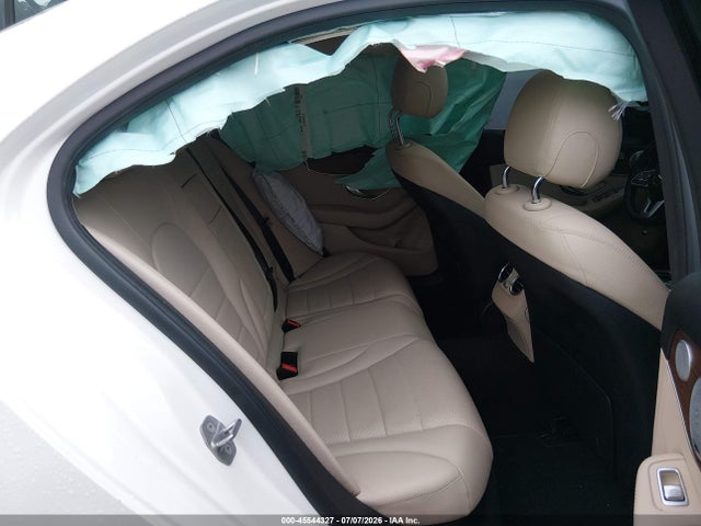 45544327 :رقم المزاد ، W1KWF8EB8MR622421 vin ، 2021 Mercedes-benz C 300 4matic مزاد بيع