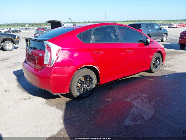 Toyota Prius Two 2014 JTDKN3DU2E0373024 Image 4