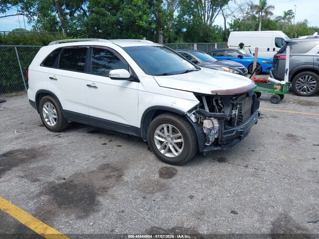 KIA SORENTO LX 2014 5XYKT3A6XEG439728 Image 1