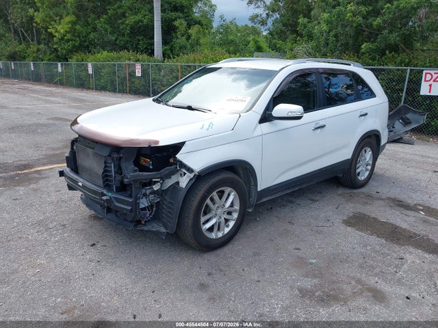 KIA SORENTO LX 2014 5XYKT3A6XEG439728 Image 2