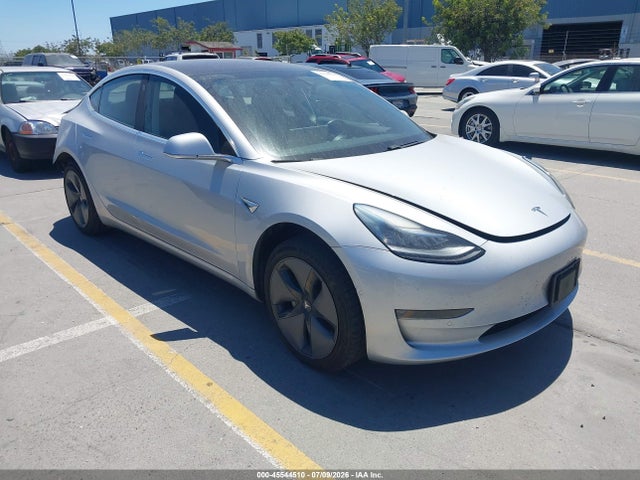 2018 5YJ3E1EA5JF030653 main image