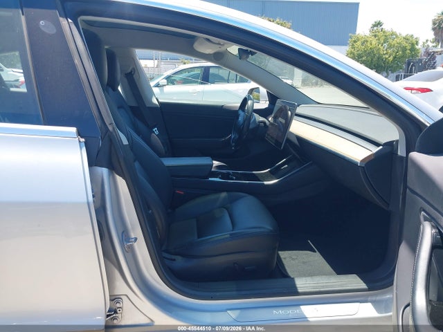 Tesla MODEL 3 2018 5YJ3E1EA5JF030653 Image 5