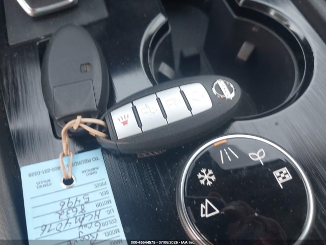 5N1AT3ABXMC698632 Nissan Rogue S Intelligent Awd