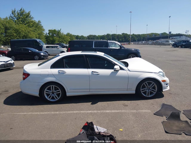 Продаж на аукціоні авто 2013 Mercedes-benz C 300 Sport 4matic, vin: WDDGF8AB8DA822420, номер лоту: 45544585