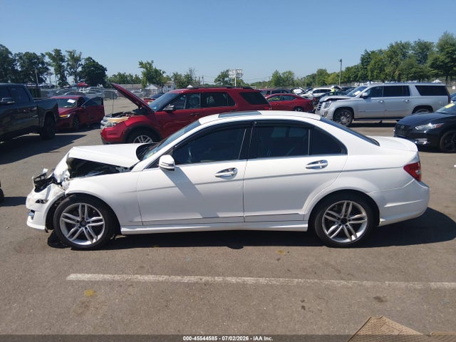 Продаж на аукціоні авто 2013 Mercedes-benz C 300 Sport 4matic, vin: WDDGF8AB8DA822420, номер лоту: 45544585