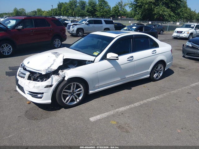 Продаж на аукціоні авто 2013 Mercedes-benz C 300 Sport 4matic, vin: WDDGF8AB8DA822420, номер лоту: 45544585