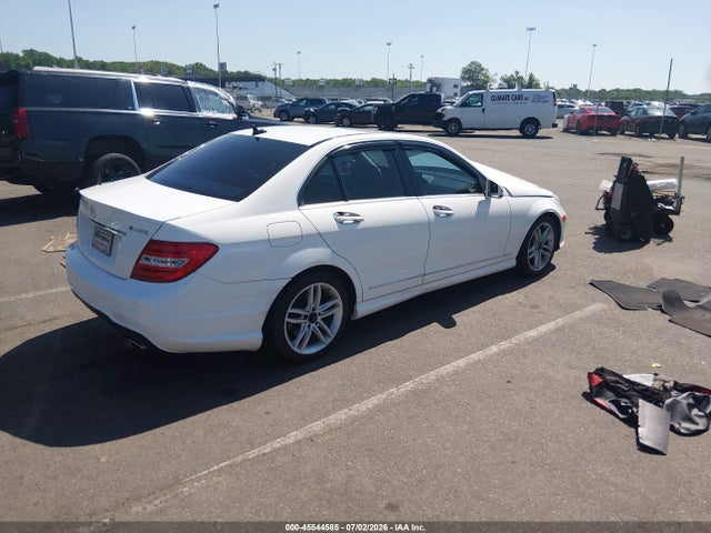 Продаж на аукціоні авто 2013 Mercedes-benz C 300 Sport 4matic, vin: WDDGF8AB8DA822420, номер лоту: 45544585