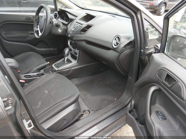3FADP4EJ2KM157136 Ford FIESTA SE
