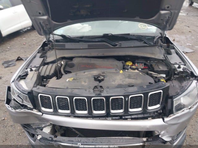 45544669 :رقم المزاد ، 3C4NJDBB8JT113420 vin ، 2018 Jeep Compass Latitude 4x4 مزاد بيع