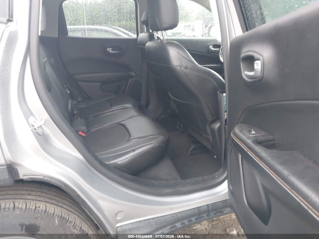 45544669 :رقم المزاد ، 3C4NJDBB8JT113420 vin ، 2018 Jeep Compass Latitude 4x4 مزاد بيع